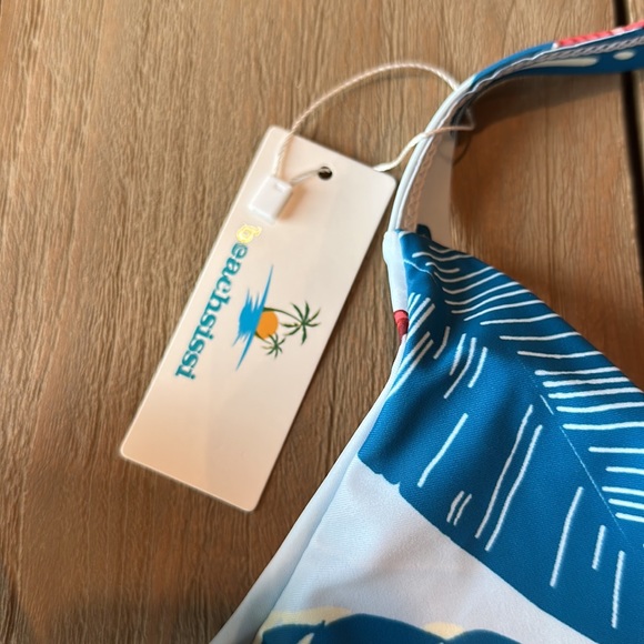 Bikini - Picture 6 of 8